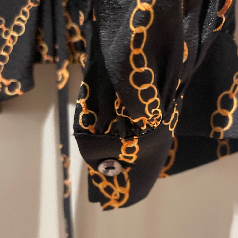 L'AGENCE Chain Pattern Blouse in Black and Gold - Picture 4 of 6